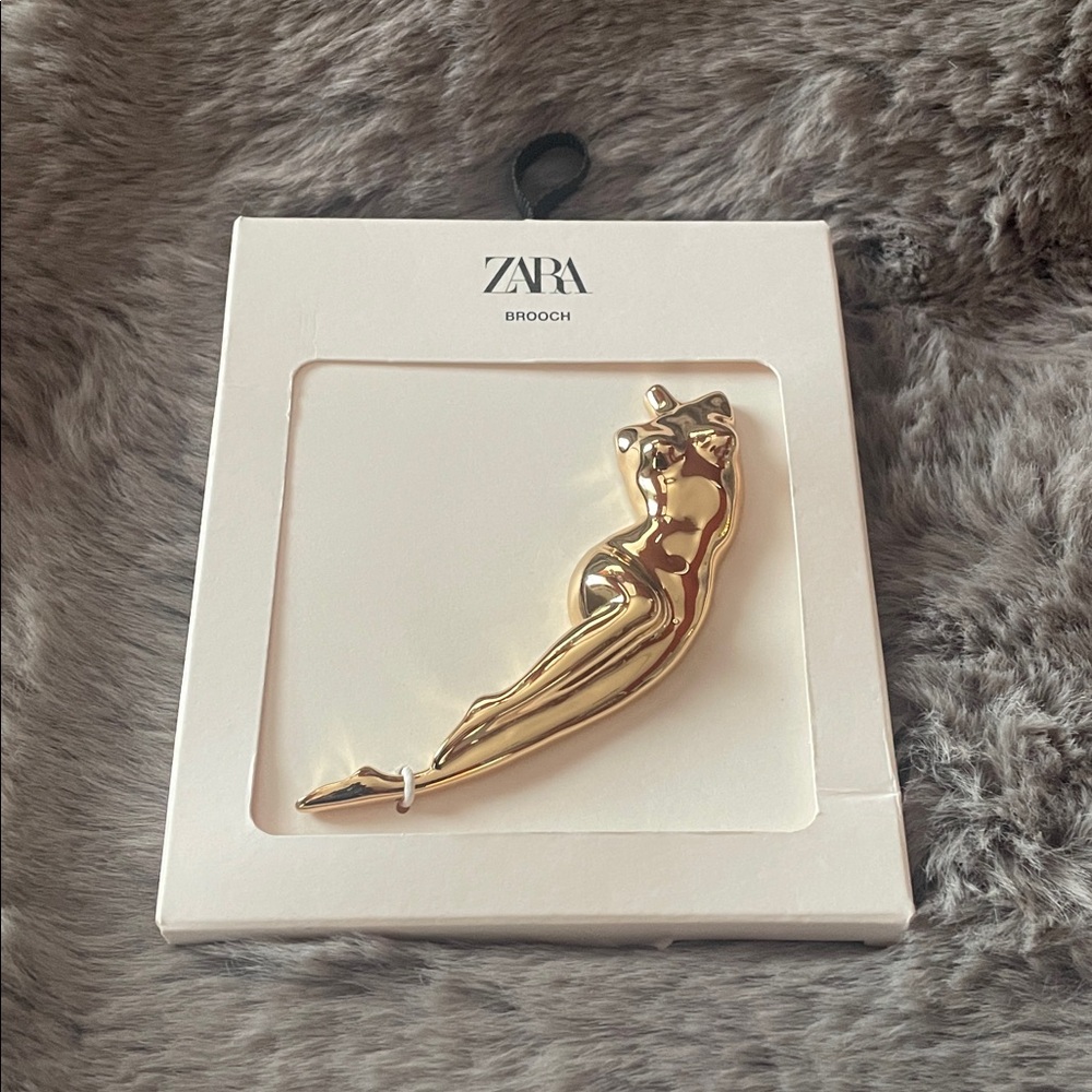 Zara Sculptural Gold Brooch